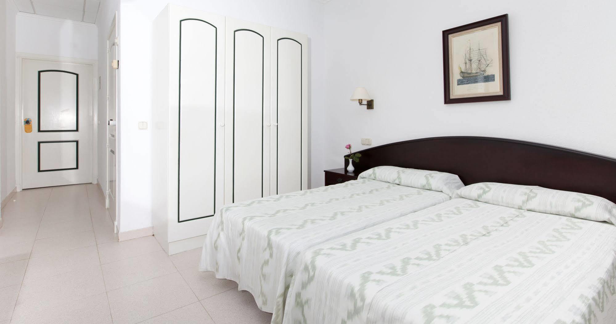 Son Bou Apartments Exterior foto